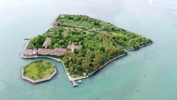la isla abandonada de Poveglia